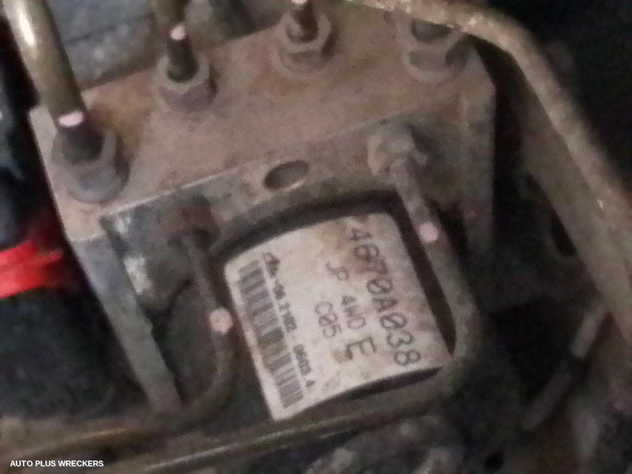 2006 MITSUBISHI OUTLANDER WASHER BOTTLE