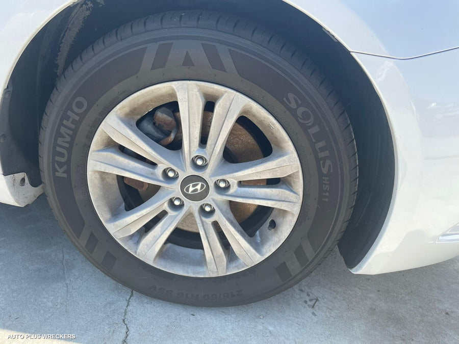 2011 Hyundai I45 Rear Garnish