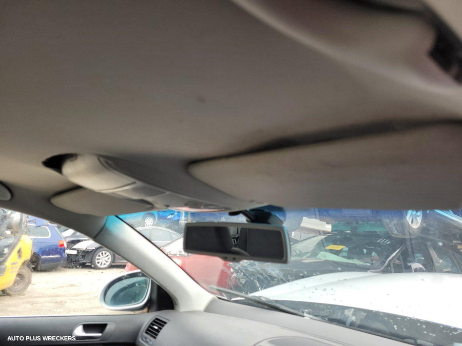 2009 Volkswagen Jetta Left Rear Door Sliding