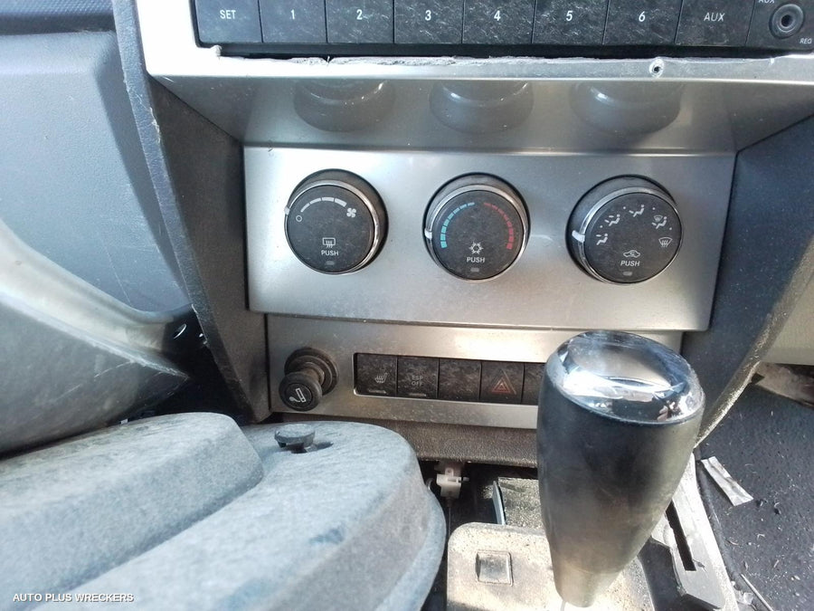 2007 Dodge Nitro Left Guard