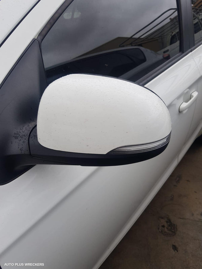 2015 Hyundai I20 Left Front Door Window