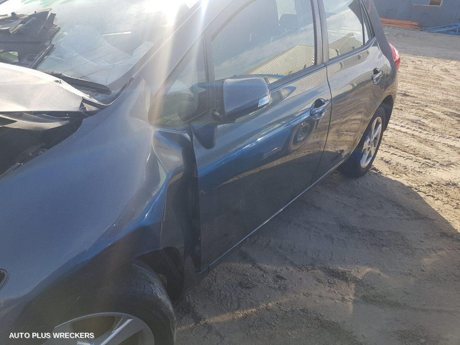 2010 Toyota Corolla Right Front Door