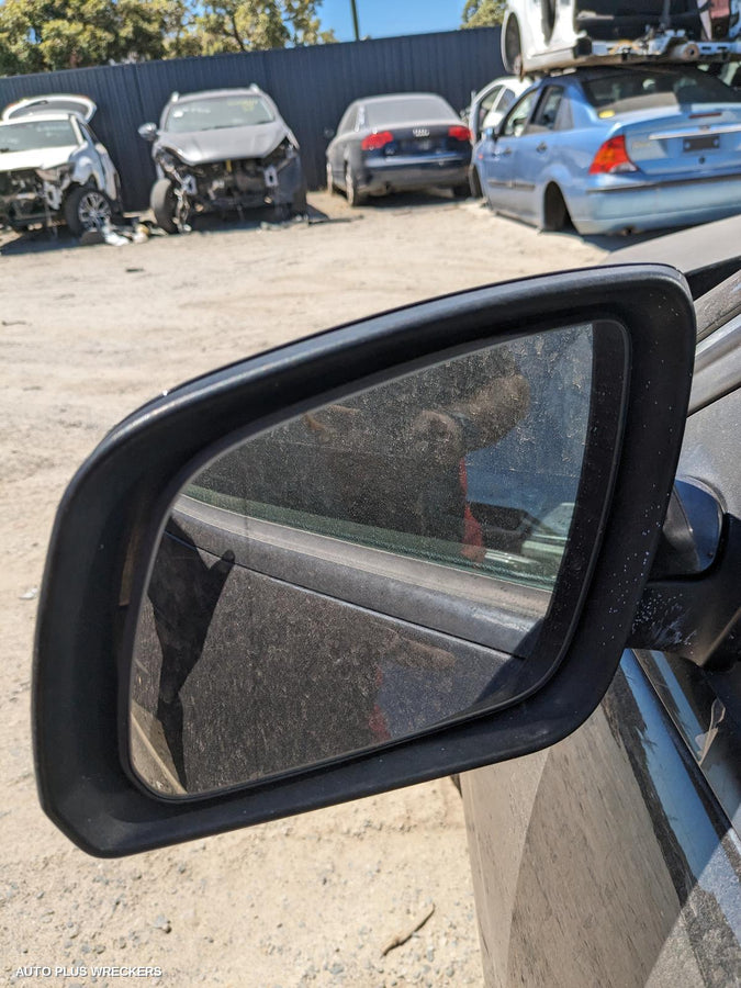 2007 Mercedes C Class Left Front Door