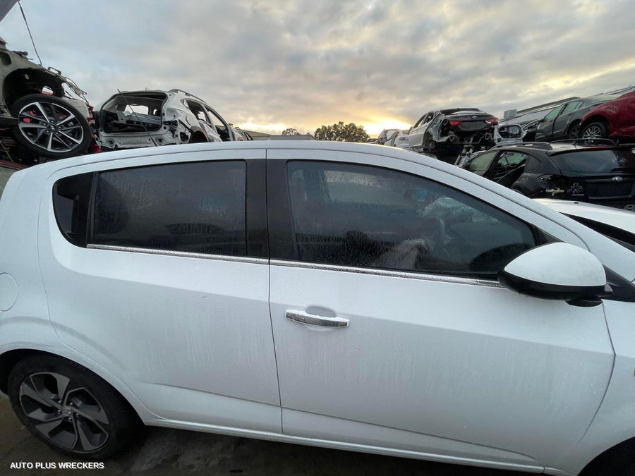 2017 Holden Barina Right Front Hub Assembly