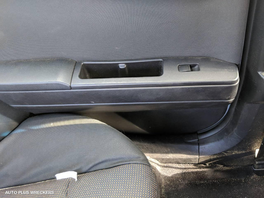 2006 Mitsubishi 380 Door Boot Gate Lock