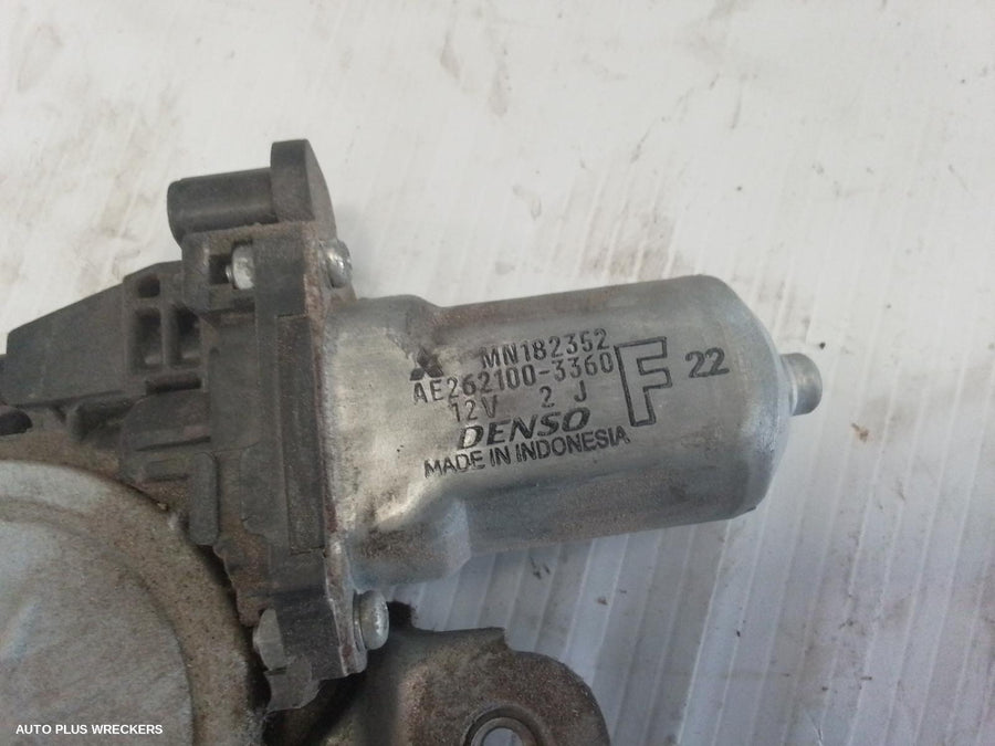2006-2015 Mitsubishi Triton Right Front Window Reg Motor