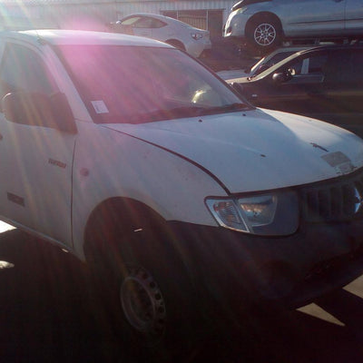 2007 Mitsubishi Triton Right Front Window Reg Motor