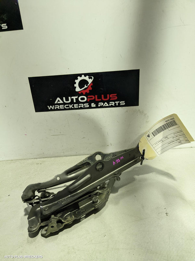 2006 Chrysler 300c Bonnet Hinge Strut