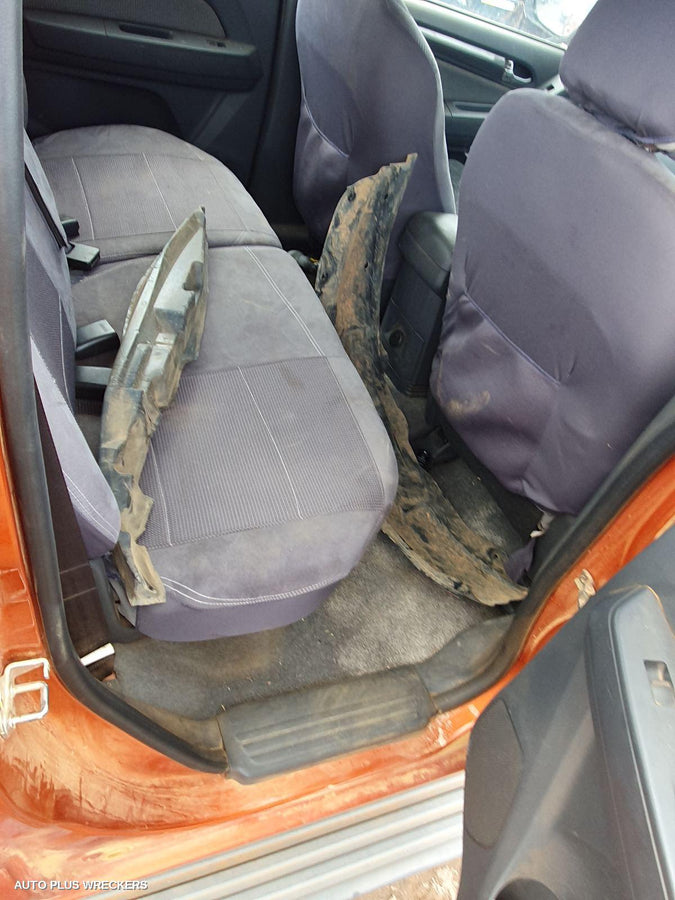 2014 Holden Colorado Right Front Door Window