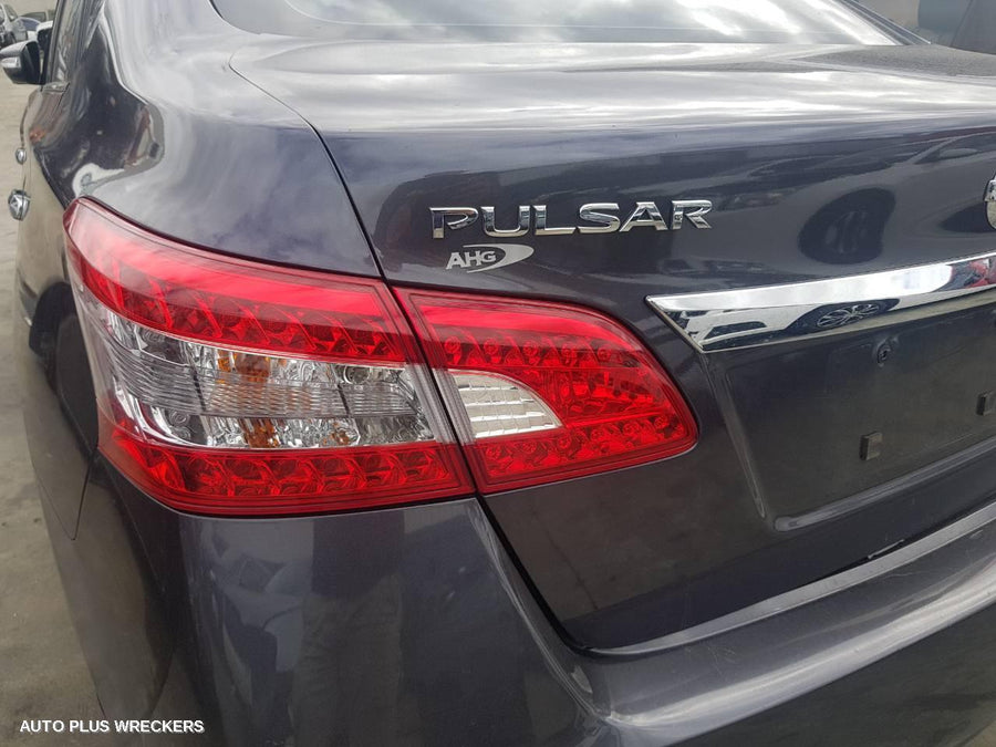 2013 NISSAN PULSAR RIGHT GUARD LINER