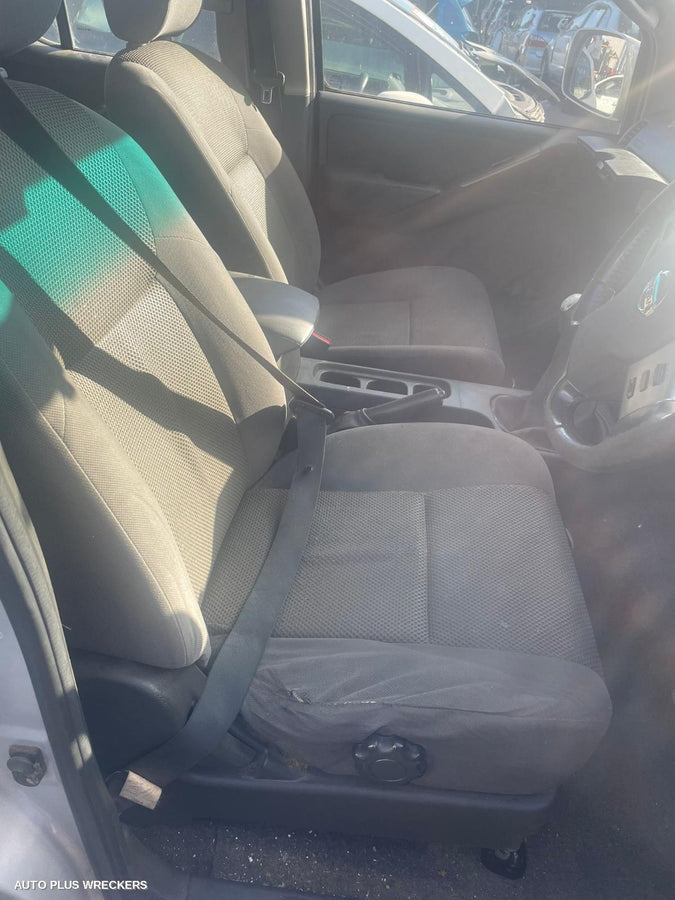 2010 Nissan Navara Right Rear Door Window