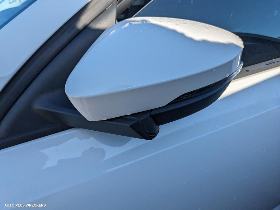 2014 Skoda Octavia Right Rear Door Sliding