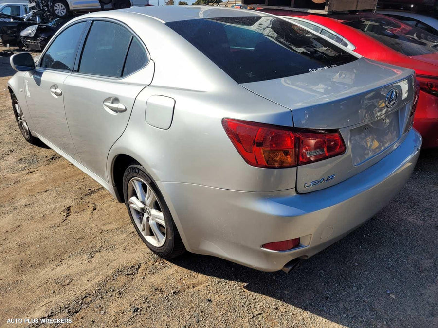 2005-2013 Lexus Is250/is250c Left Rear Door Sliding