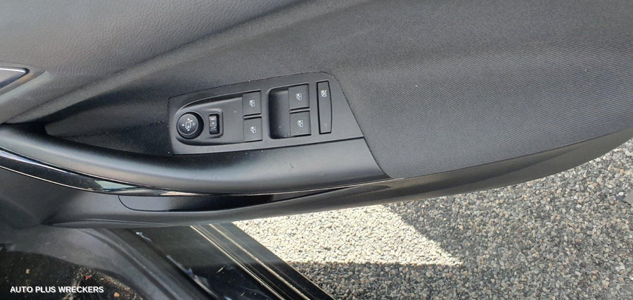2019 Holden Astra Right Rear Door Sliding