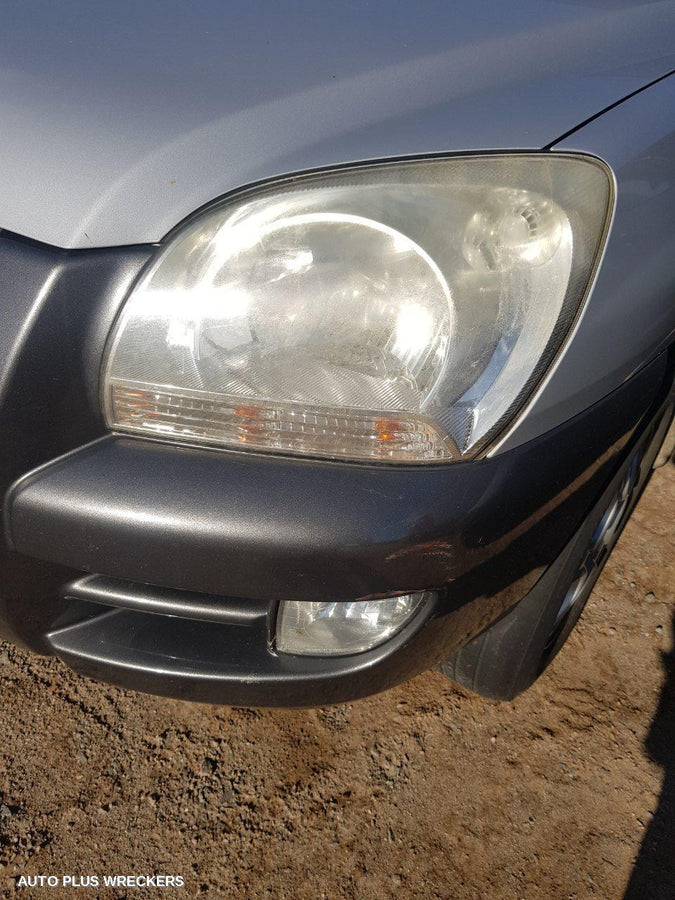 2008 KIA SPORTAGE LEFT FRONT DOOR