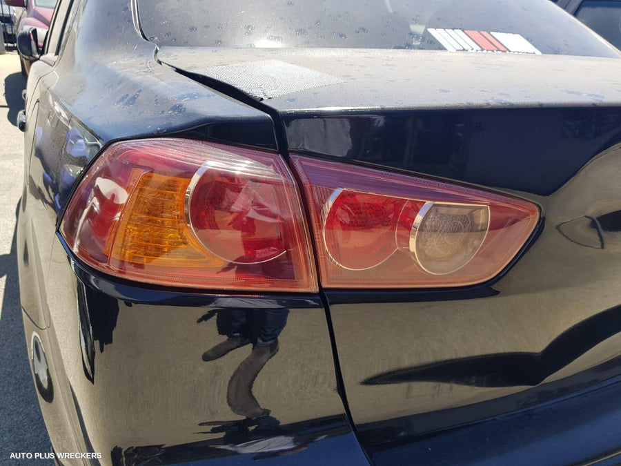 2008 Mitsubishi Lancer Left Taillight