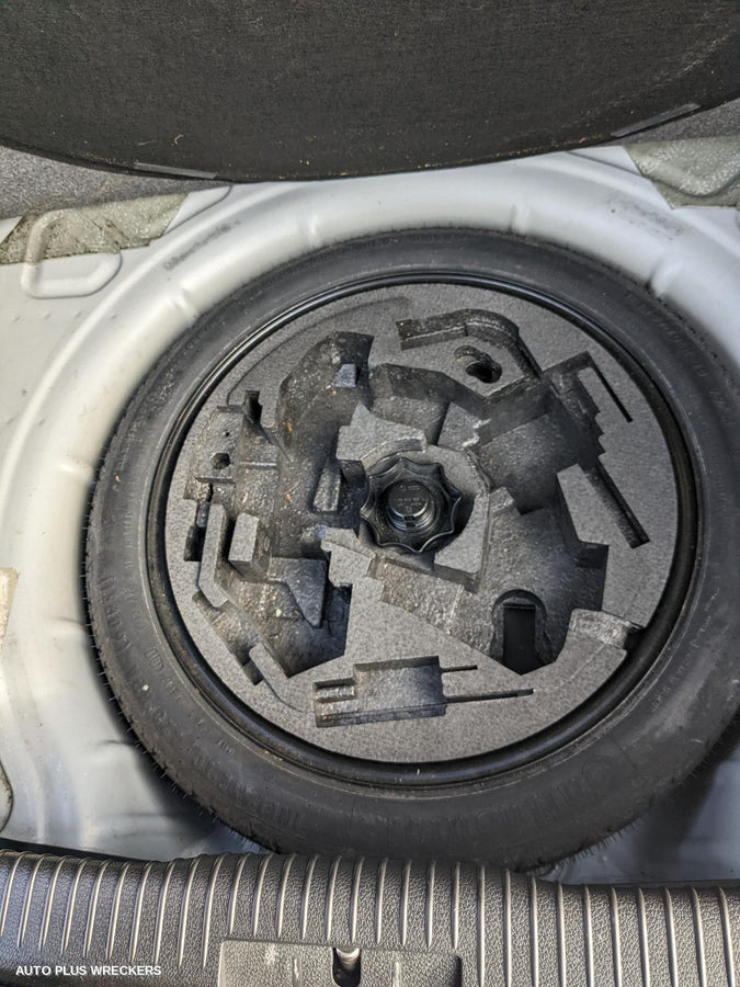 2011 VOLKSWAGEN GOLF LEFT REAR DOOR SLIDING