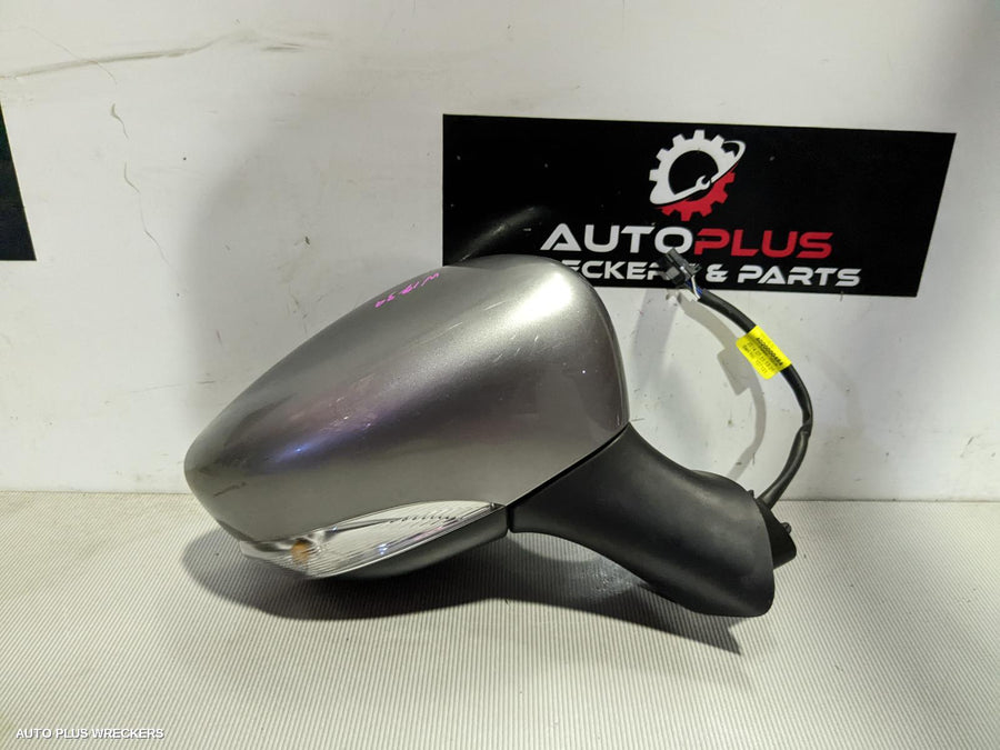 2013-2016 Renault Clio Right Door Mirror