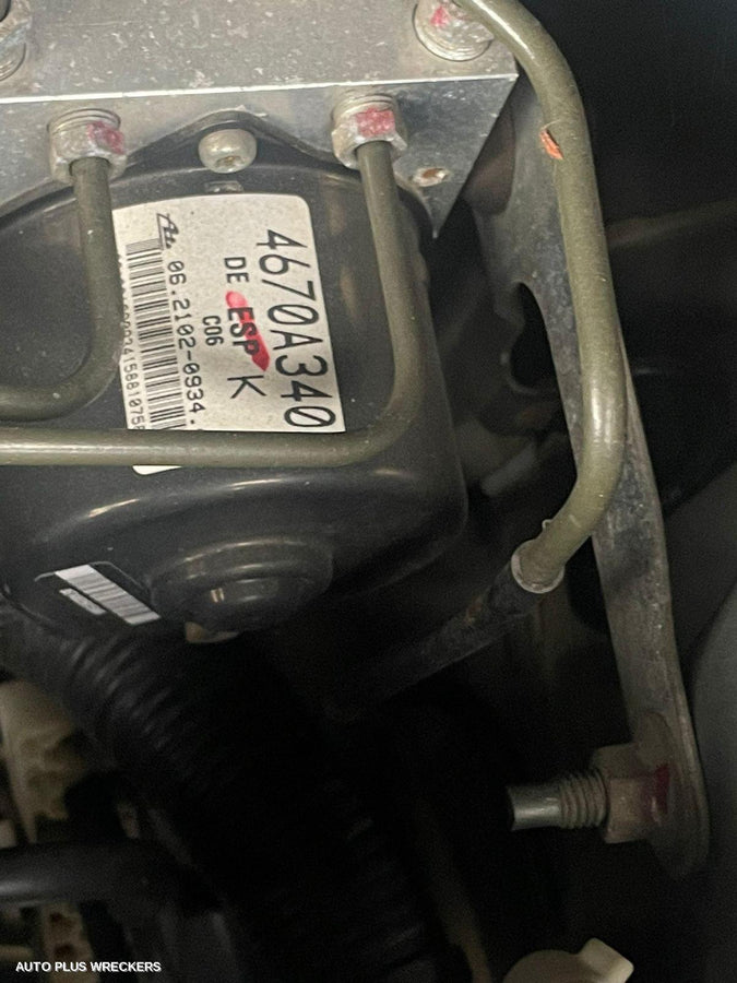2008 Mitsubishi Outlander Caliper