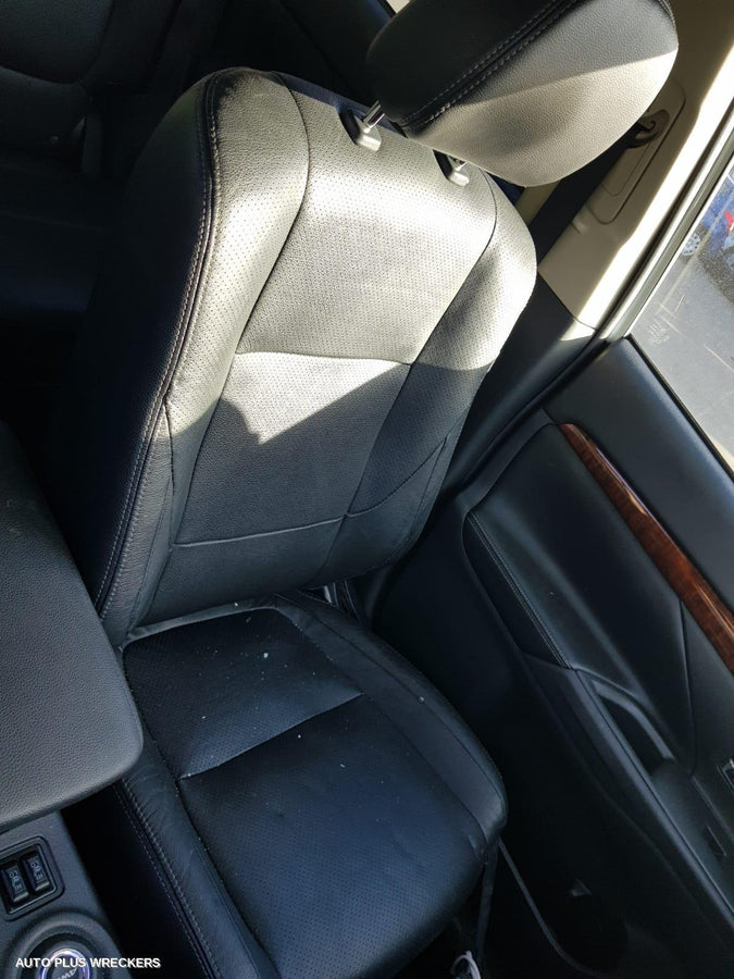 2013 Mitsubishi Outlander Door Trim
