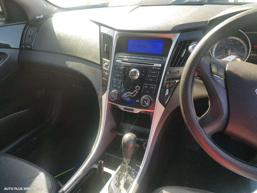 2010 HYUNDAI I45 LEFT REAR DOOR WINDOW