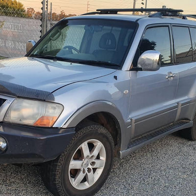 2002-2006 Mitsubishi Pajero Bonnet