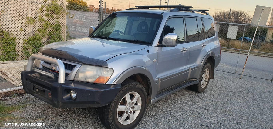2005 Mitsubishi Pajero Bonnet