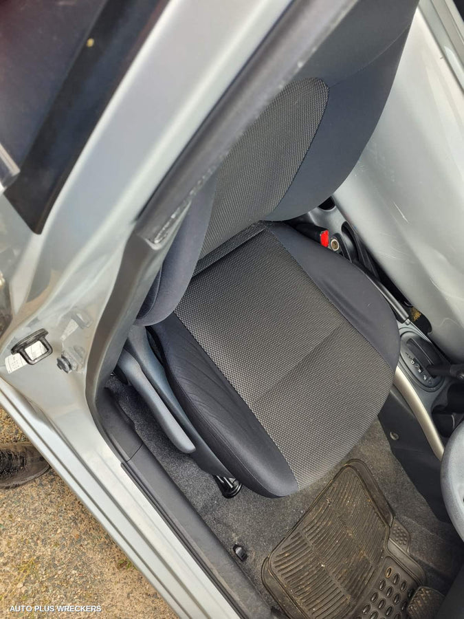2013 Nissan Almera Right Rear Door Sliding
