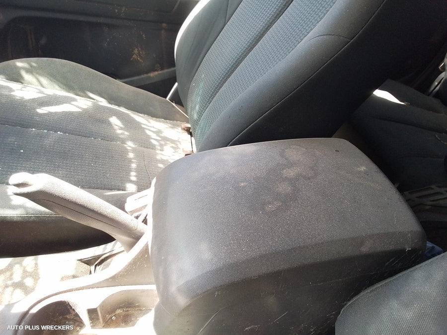 2013 Isuzu Dmax Grille