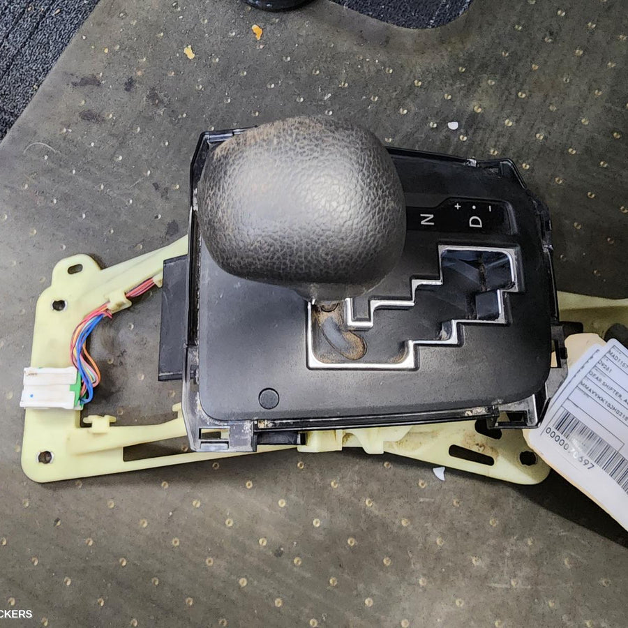 2015-2018 Mitsubishi Triton Gear Stick Shifter