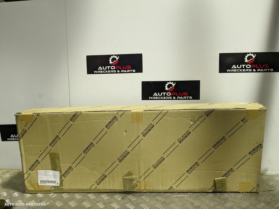 2013 Toyota Landcruiser Grille