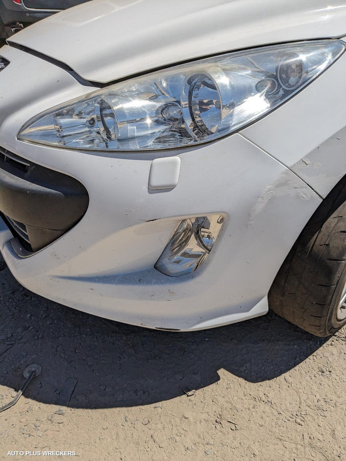 2011 Peugeot 308 Left Front Door