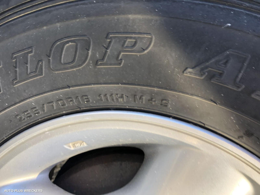 2002 Nissan Navara Left Guard