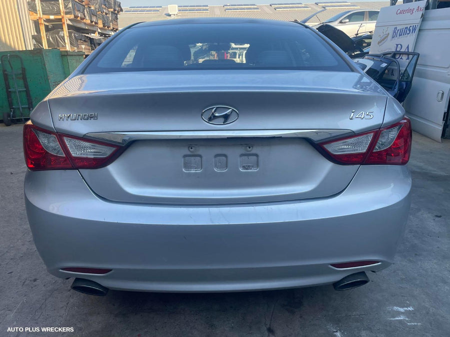 2011 Hyundai I45 Radiator