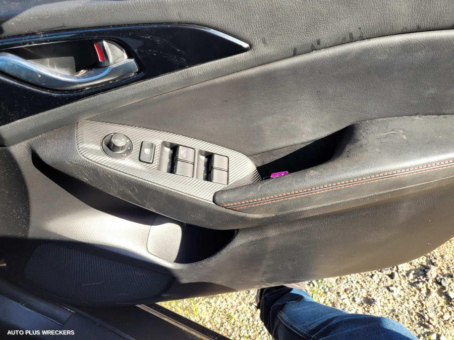 2016 Mazda 3 Right Front Door Window