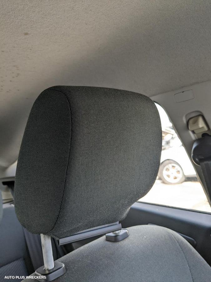 2011 Ford Fiesta Left Rear Door Sliding