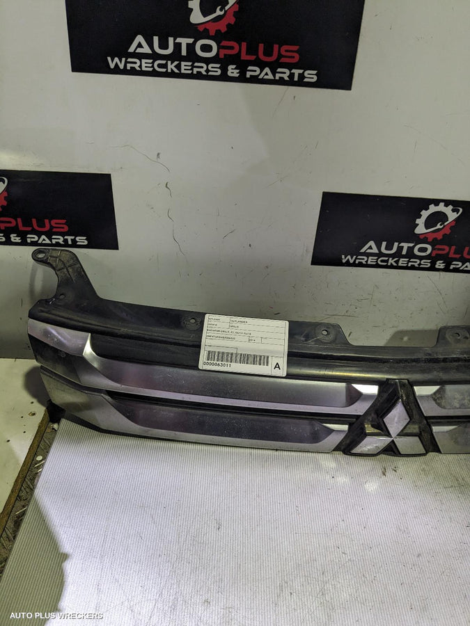 2013-2015 Mitsubishi Outlander Grille