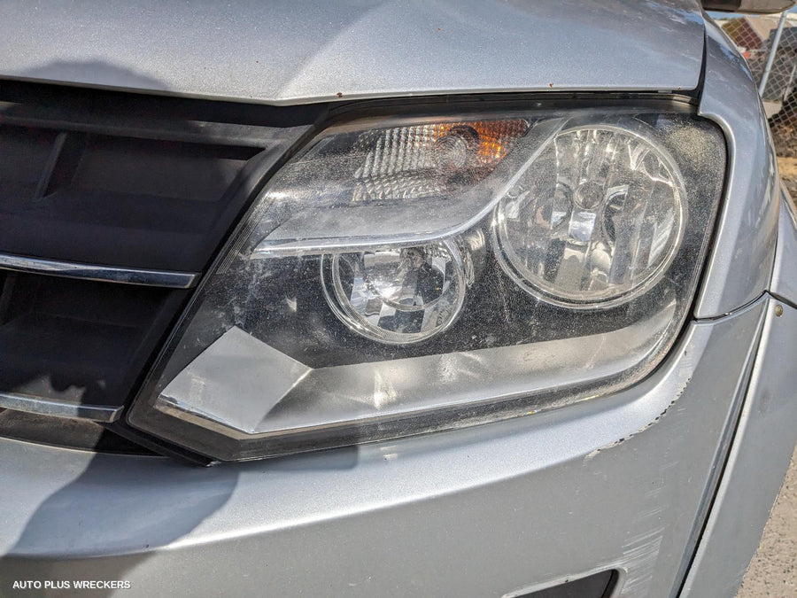 2011 Volkswagen Amarok Right Headlamp