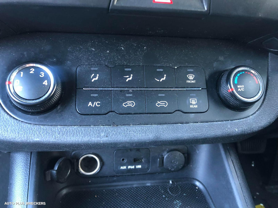 2014 Kia Sportage Left Headlamp