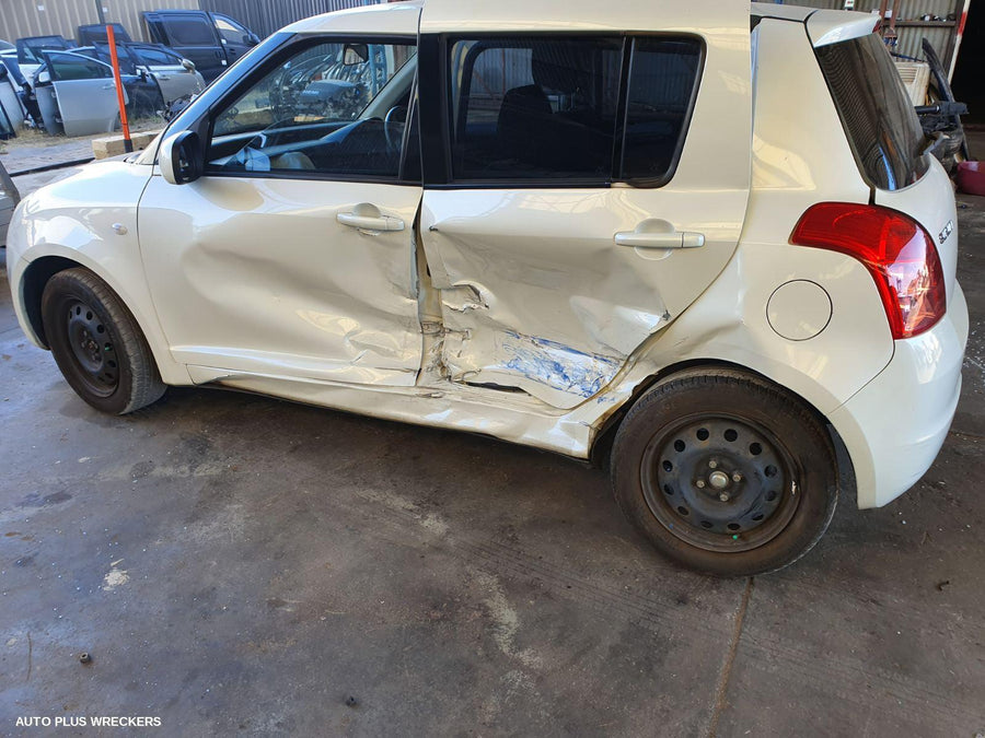 2010 Suzuki Swift Right Door Mirror