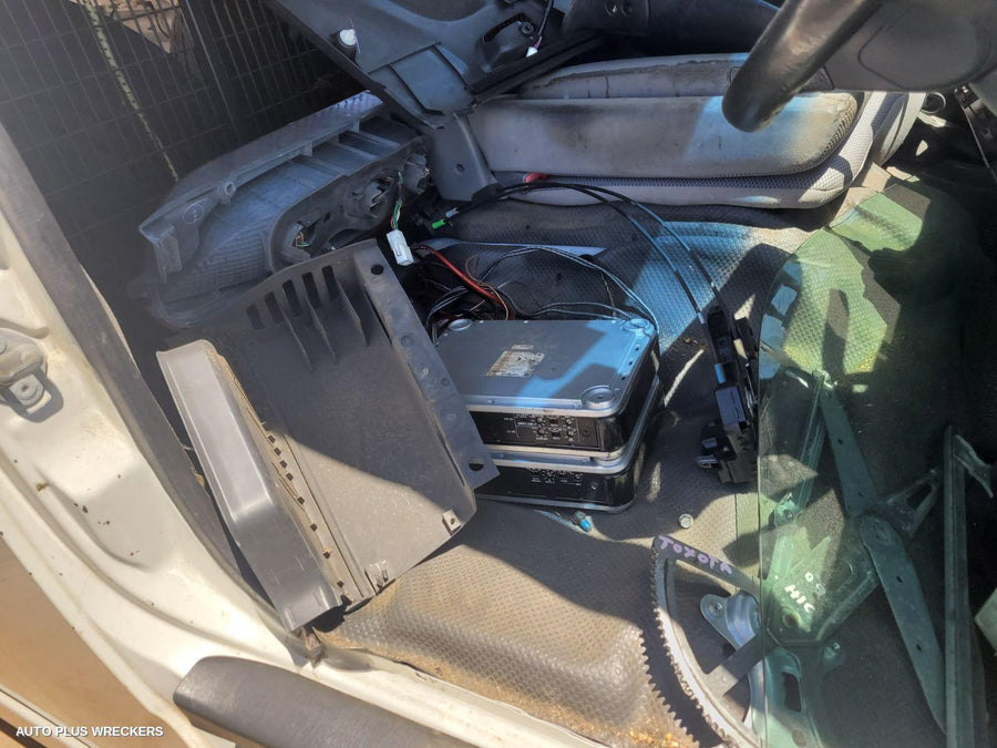 2006 Toyota Hiace Caliper