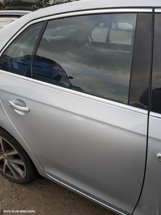2006 Volkswagen Jetta Bonnet