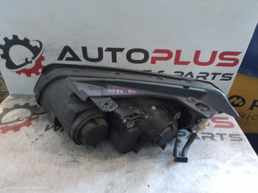 2006 Holden Captiva Right Headlamp