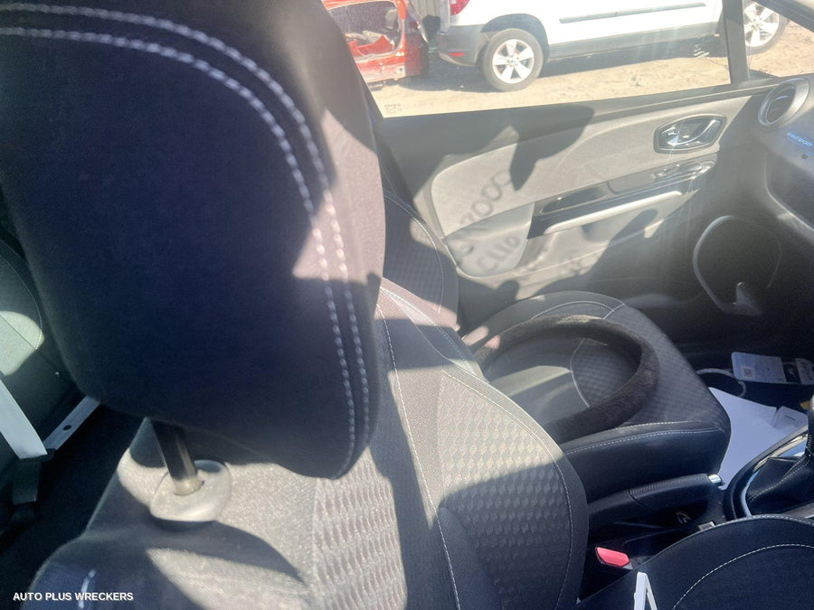 2015 Renault Clio Left Taillight