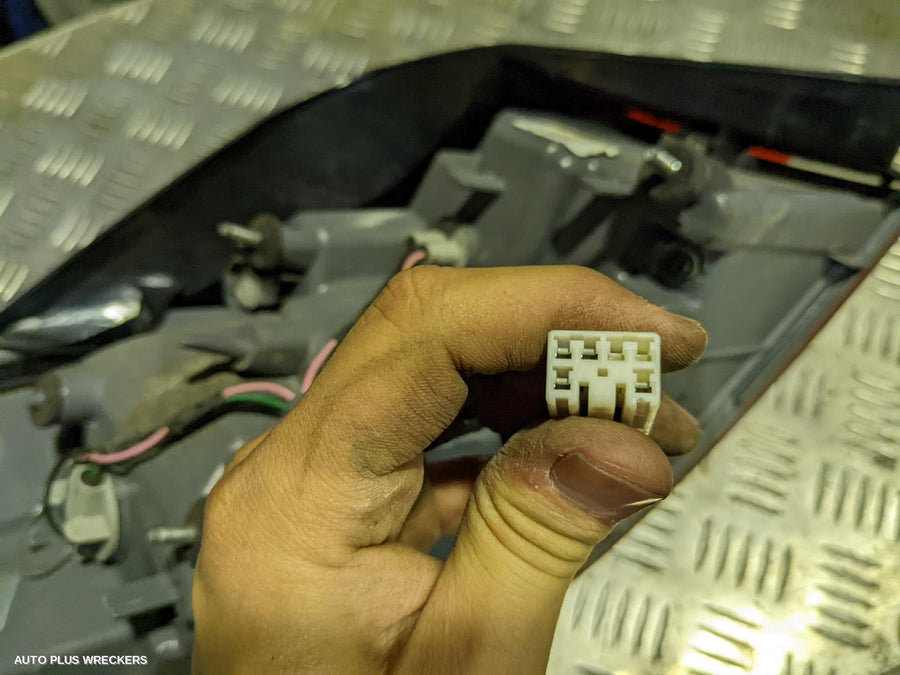 2013 Hyundai Elantra Right Taillight