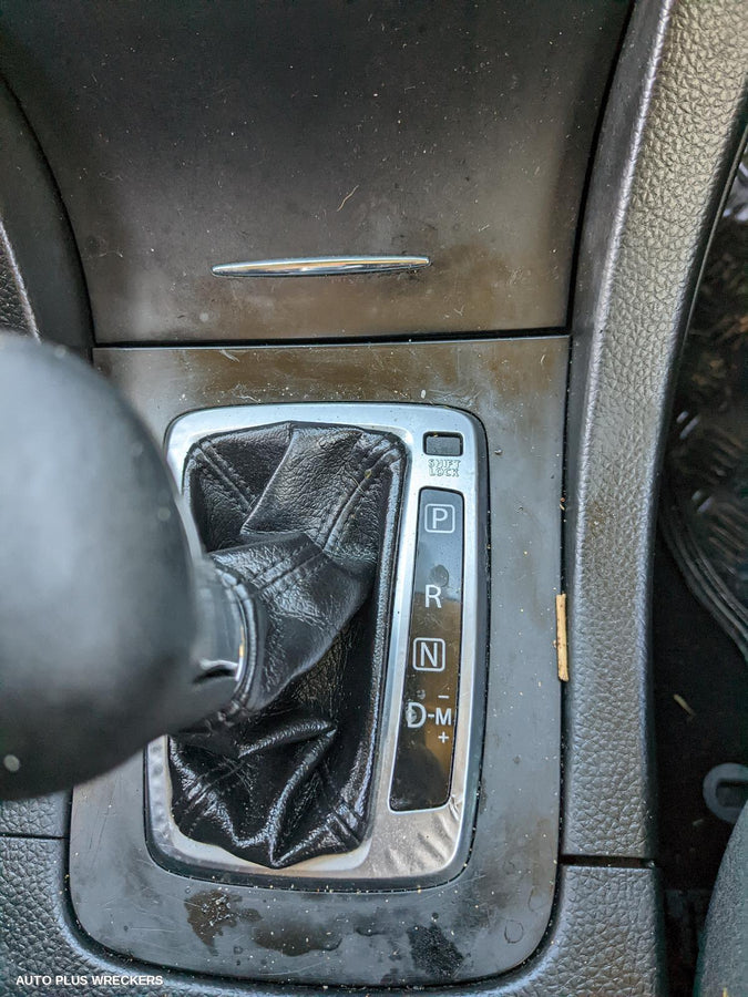 2010 Suzuki Kizashi Left Taillight