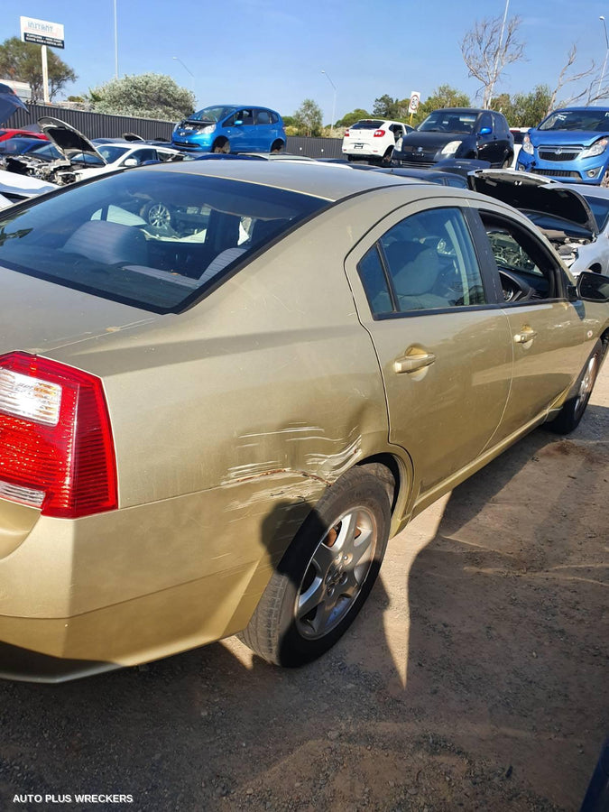 2006 Mitsubishi 380 Bootlid Tailgate