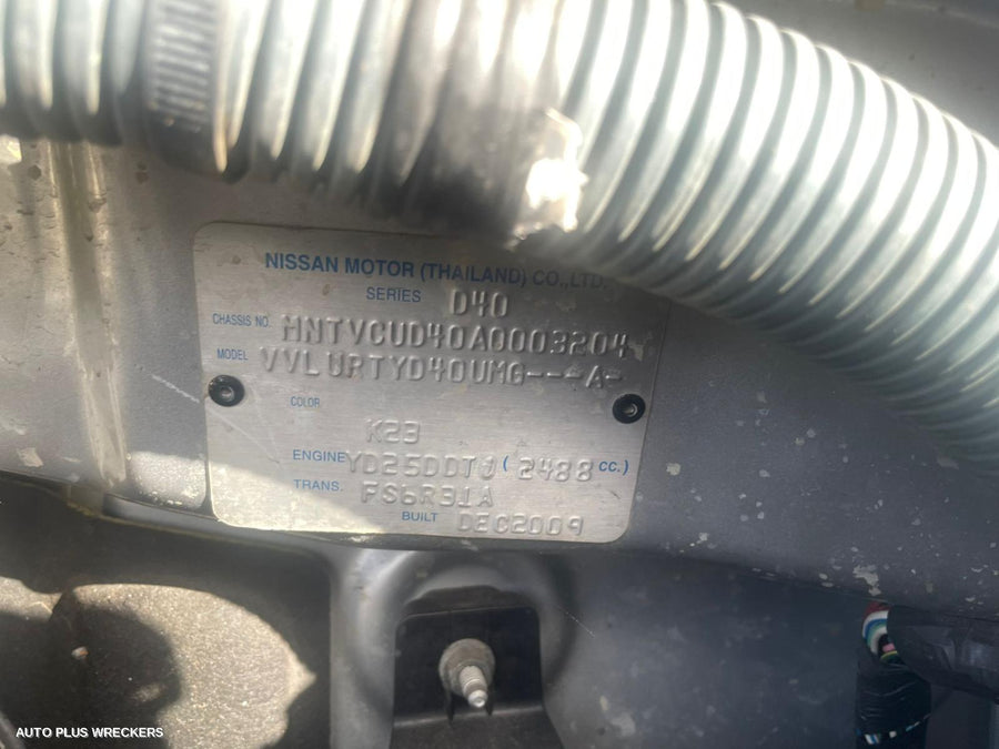 2010 Nissan Navara Left Rear Door Window