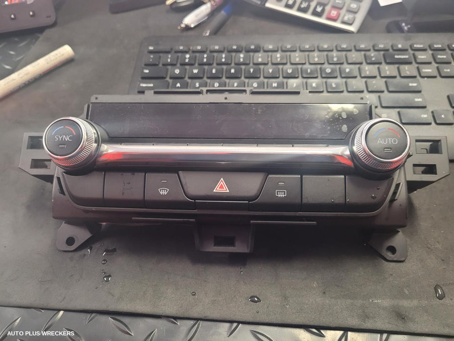 2022 Mazda Cx30 Heater Ac Controls