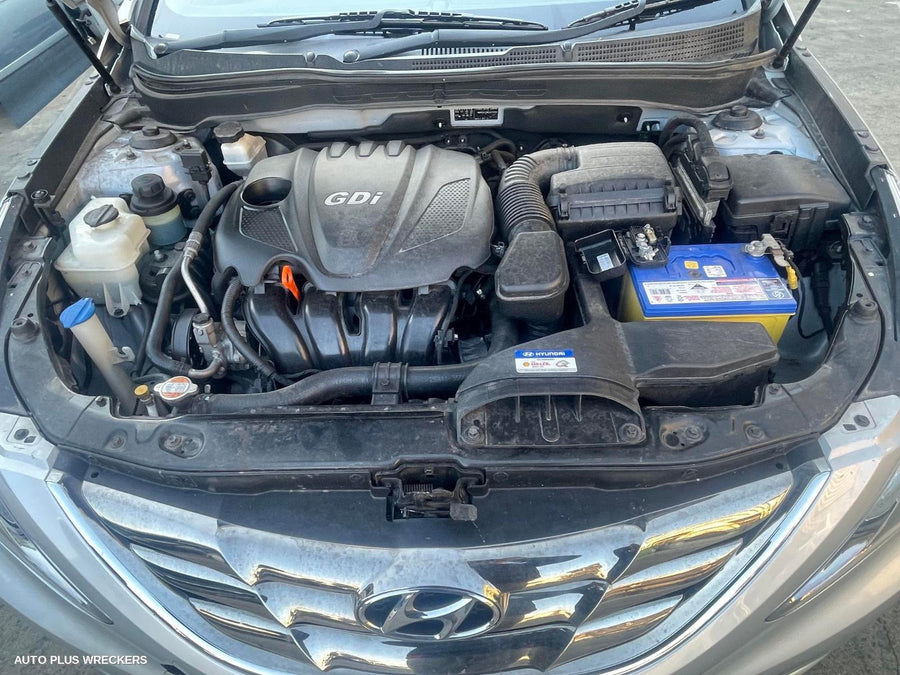 2011 Hyundai I45 Rear Garnish